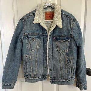 Mens Levi fleece jacket. Worn once, perfect condition
